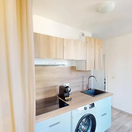 2-bedroom On Rue De Rousseau Appartamento