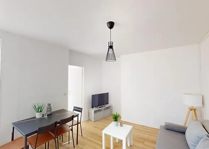 2-bedroom On Rue De Rousseau Le Havre