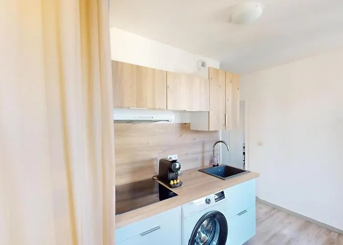 2-bedroom On Rue De Rousseau Appartamento